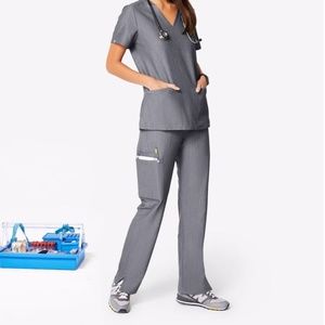 Figs Scrubs Kade Cargo Scrub Pants